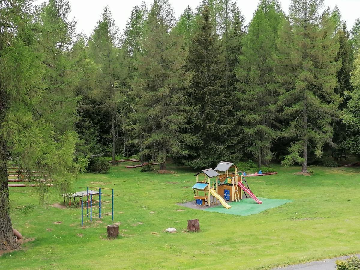 Bungalovy Pri Hoteli Spojar Žiar Exteriér fotografie