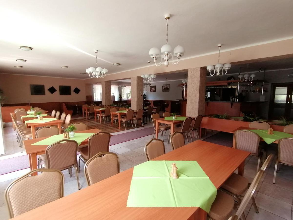 Bungalovy Pri Hoteli Spojar Žiar Exteriér fotografie